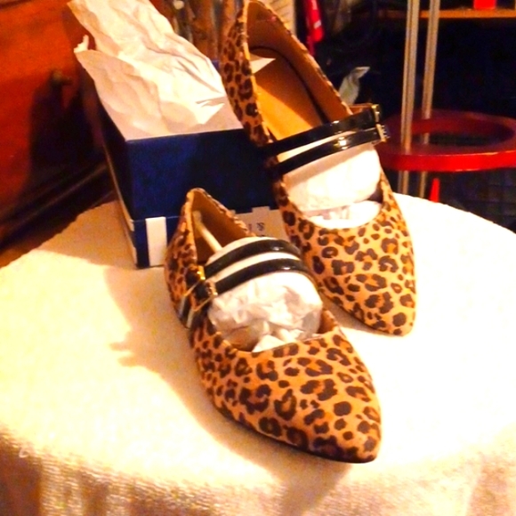 Crown & ivy Flats New - Picture 3 of 9